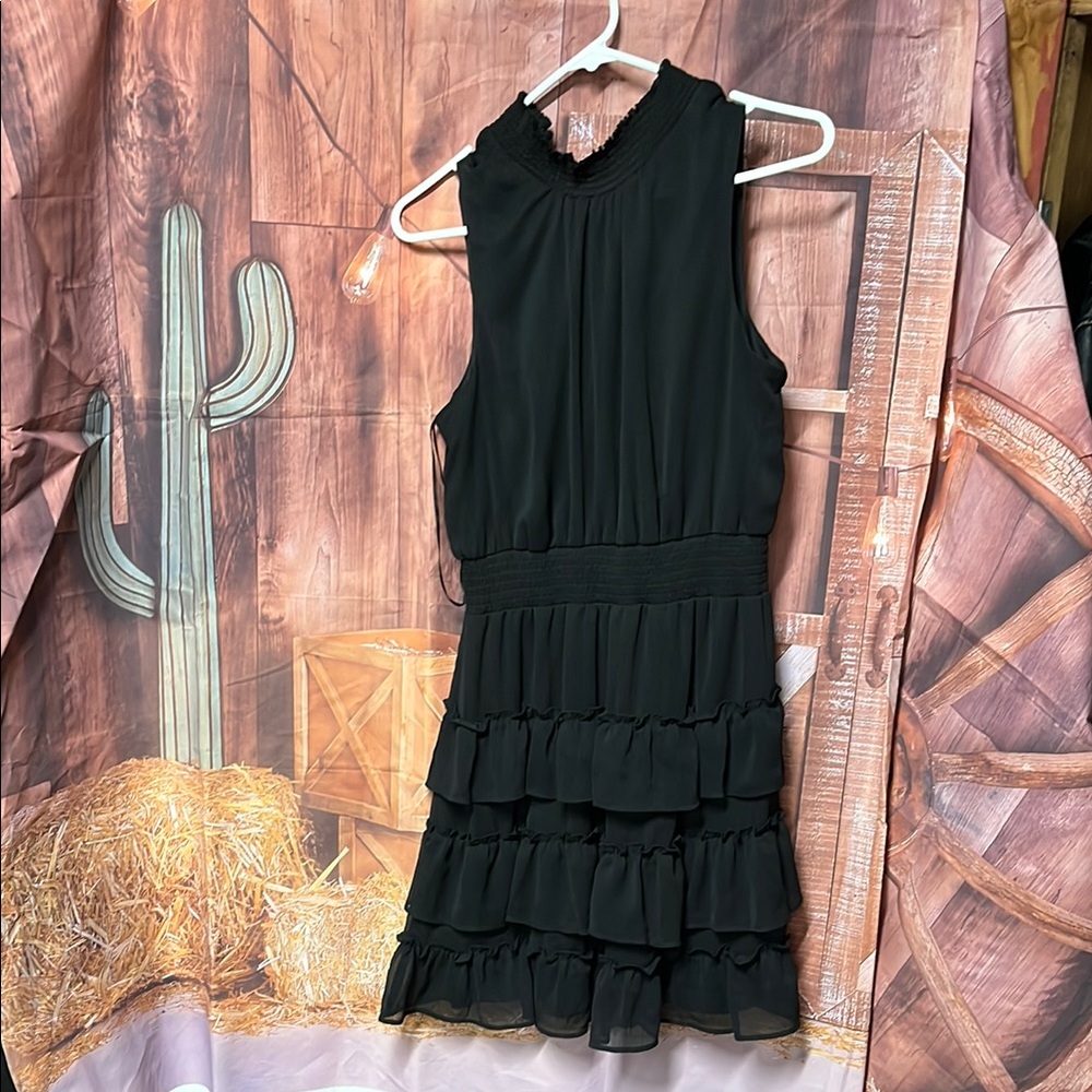 Chic Black Ruffled Dress - Picture 4 of 8